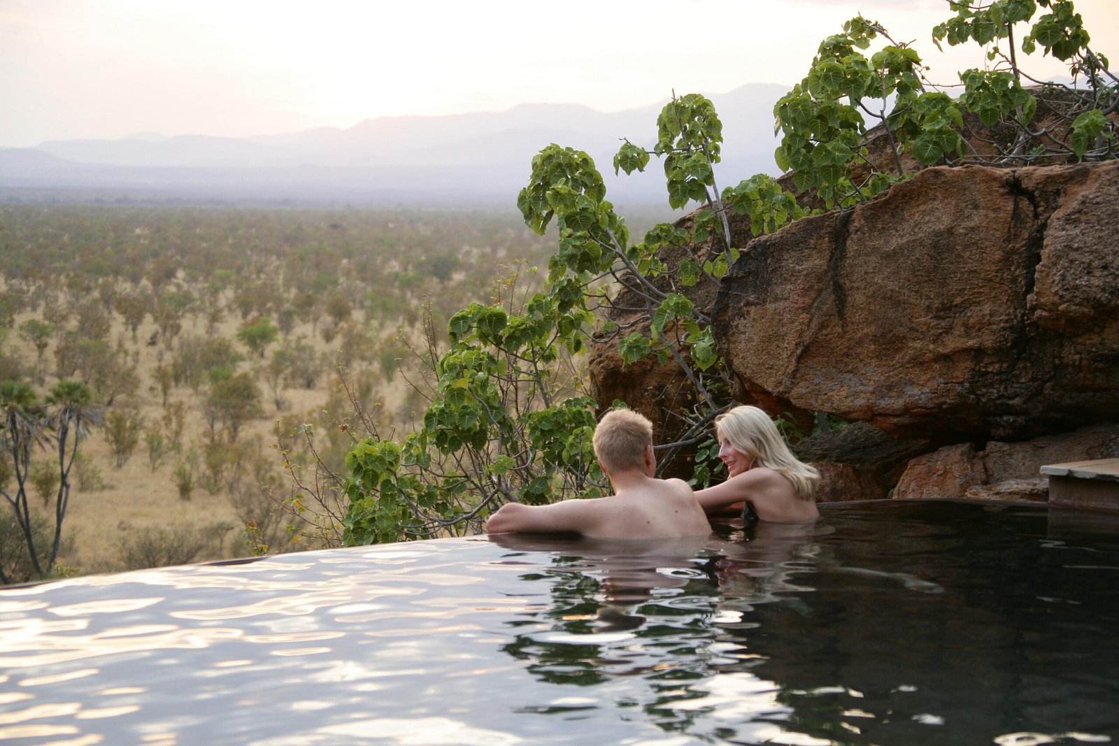 4-Day Experience Luxury Honeymoon Fly in Safari